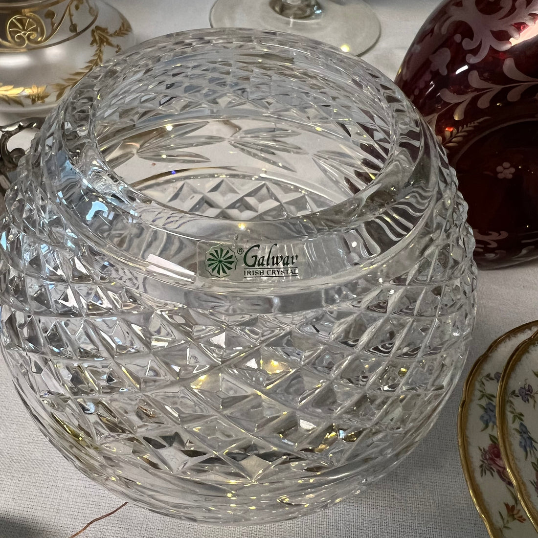 Vase boule en cristal irlandais de Galway