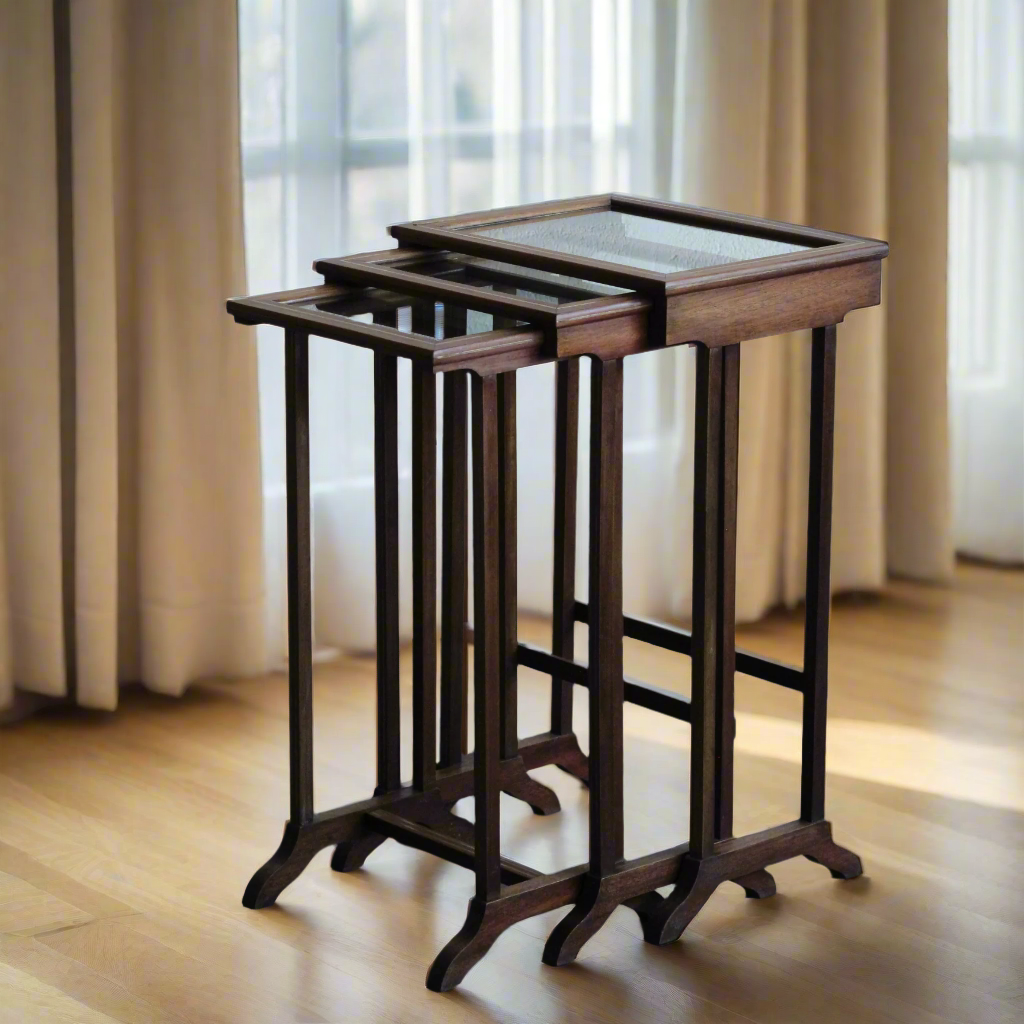 Tables gigognes 1900