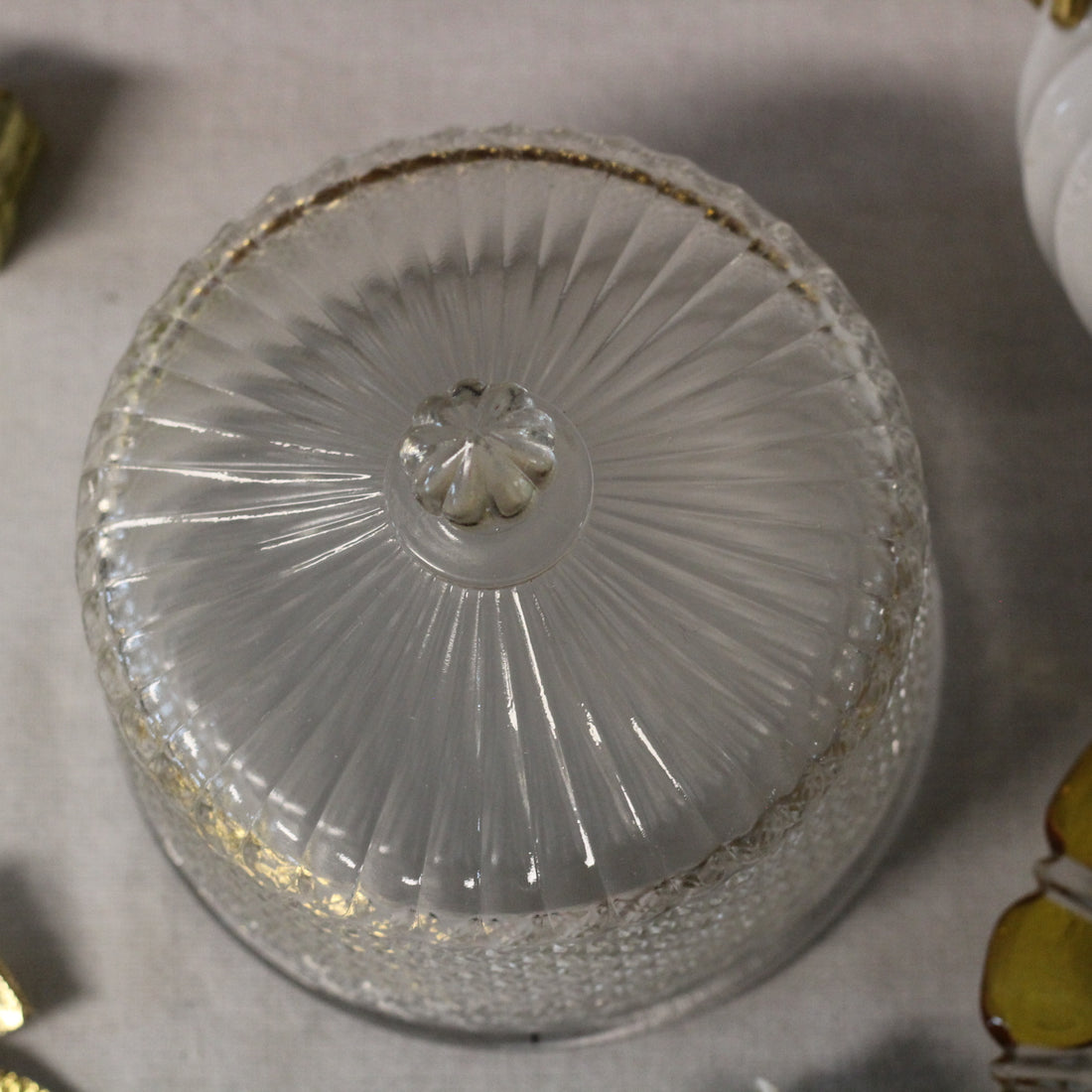 Plat et cloche en verre vintage